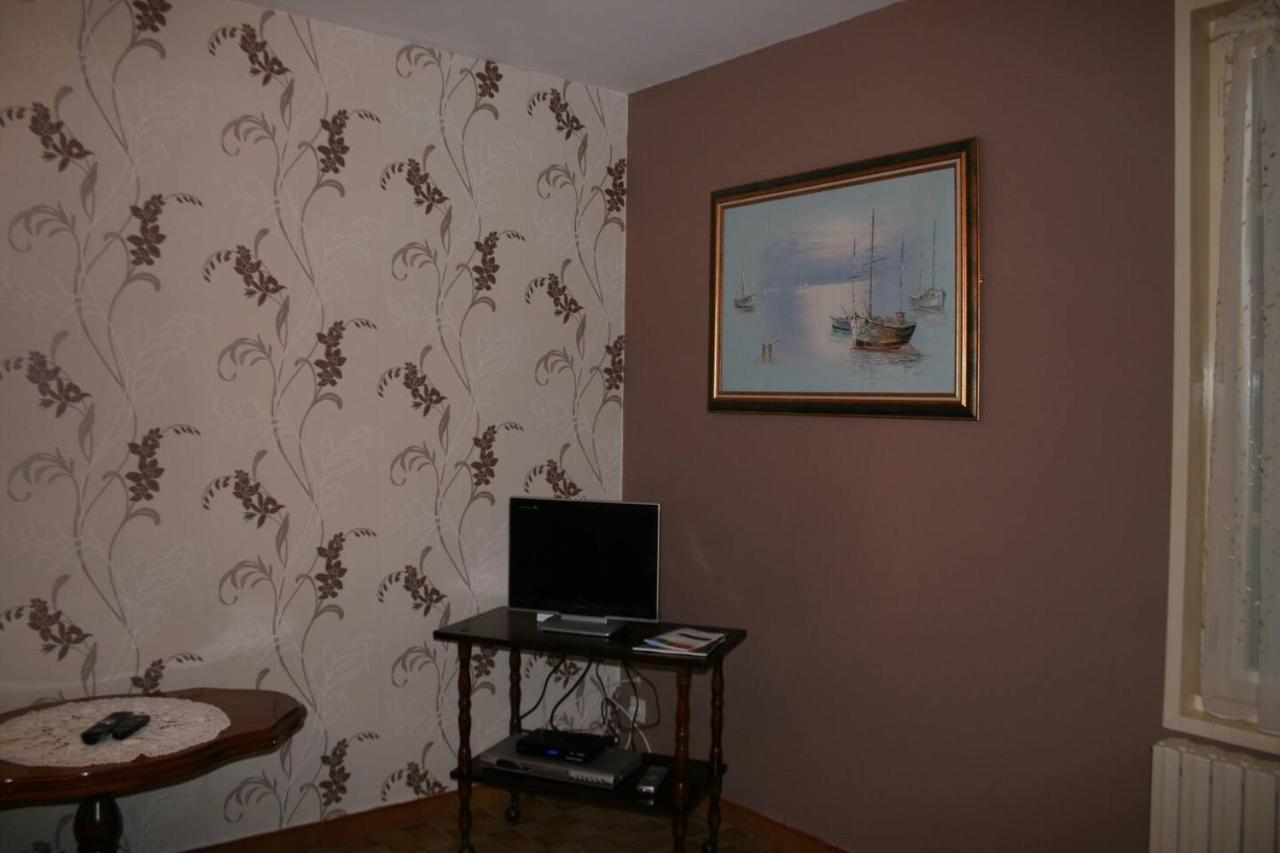 1 Bedroom House 20Min Walk To Centre In Tournus Exterior foto